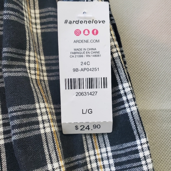 Ardene NWT High-waisted plaid skirt - Picture 5 of 7